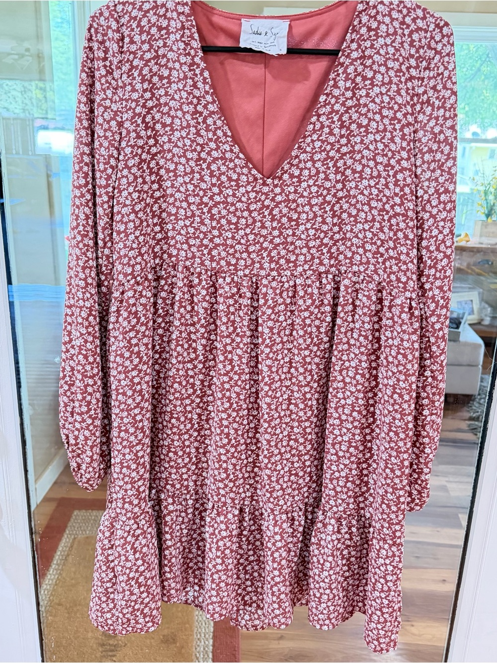Sadie & Sage Burgundy Floral Tiered Babydoll Mini Dress V-Neck Long Sleeve S